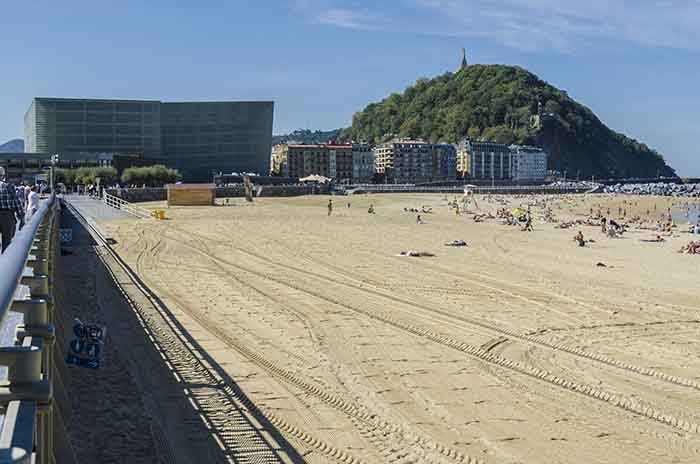 Guipúzcoa - San Sebastián 060 - playa de Zurriola.jpg